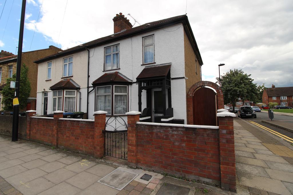 Lincoln Road, Enfield, London, Enfield, EN3 4AQ