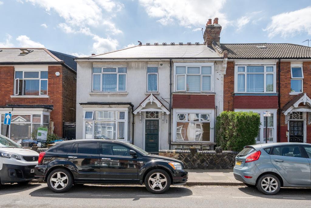 Sidney Road, Palmers Green, London, UK, N13 4XA
